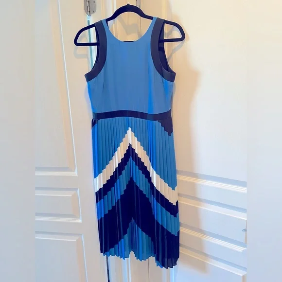 Banana republic midi dress with pleated skirt